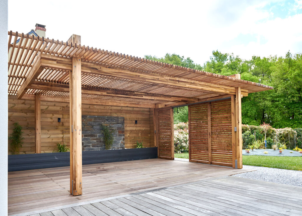 inovpaysages_preau Installation d'une pergolas en bois